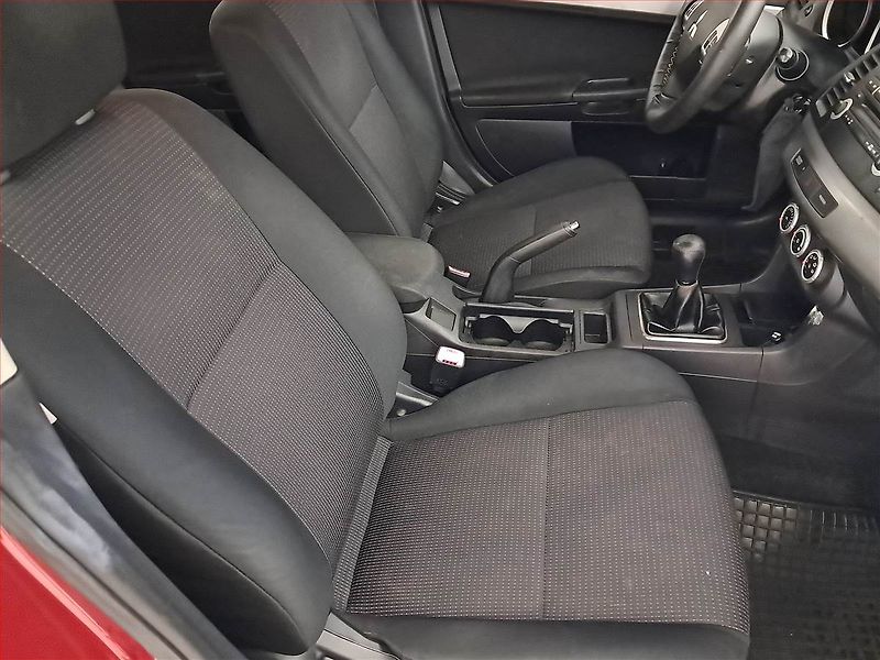 Mitsubishi Lancer (2009) 1.8 i, nová STK, zamluveno - fotka 9 z 17