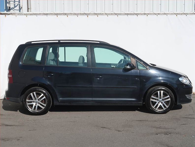 Volkswagen Touran (2008) 1.9 TDI, Tempomat - fotka 6 z 18