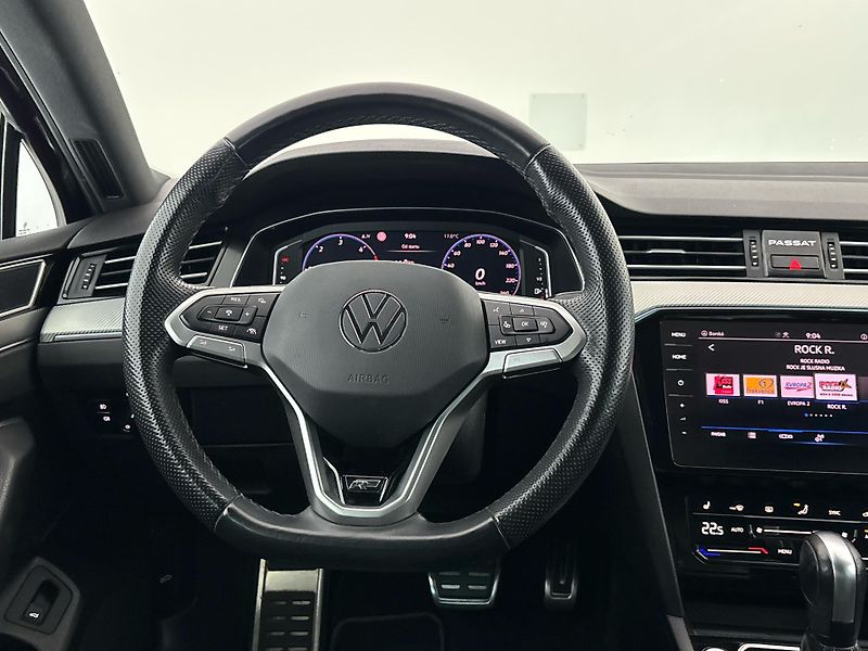Volkswagen Passat R-LINE DSG - fotka 18 z 29