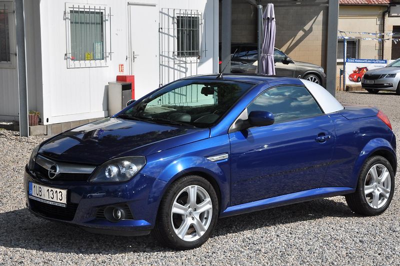 Opel Tigra 1.8i 92kW - fotka 5 z 13