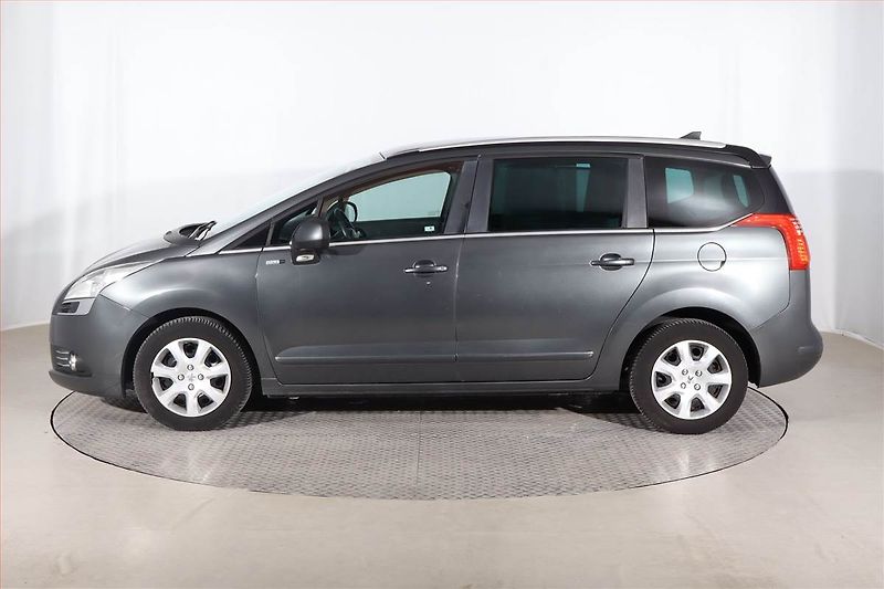 Peugeot 5008 (2014) 1.6 HDi, Serv.kniha, Tempomat - fotka 3 z 23