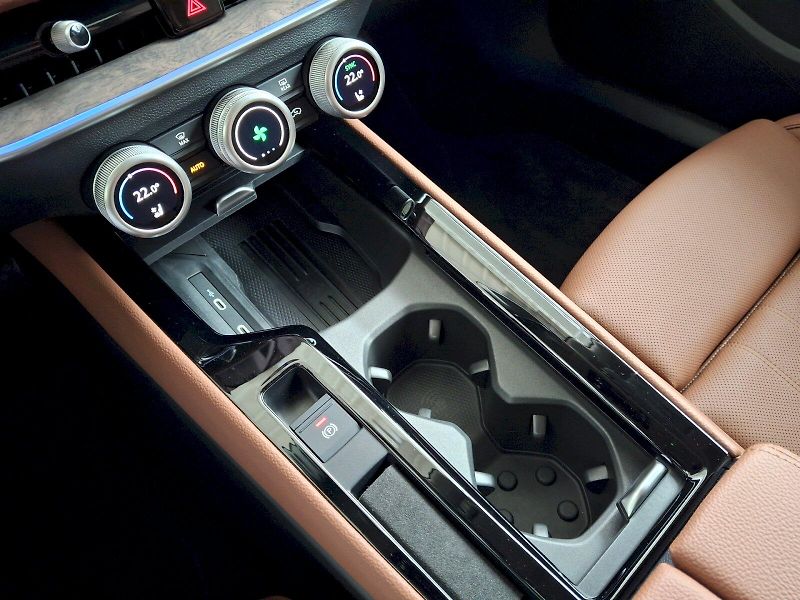 Škoda Superb (2025) L&K DSG 2,0TSi 150kW - fotka 31 z 35