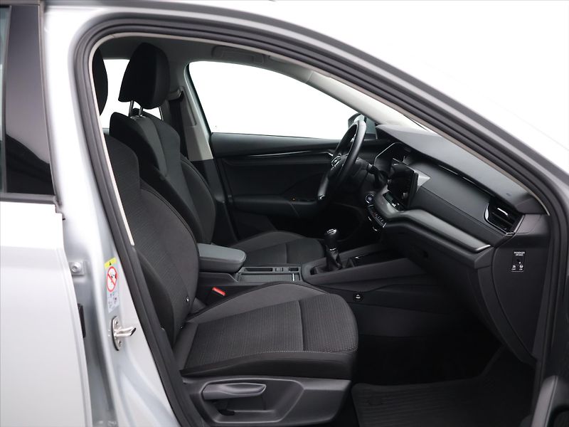 Škoda Octavia 2,0 TDI 85kW CZ 1.Maj DPH LED - fotka 11 z 28