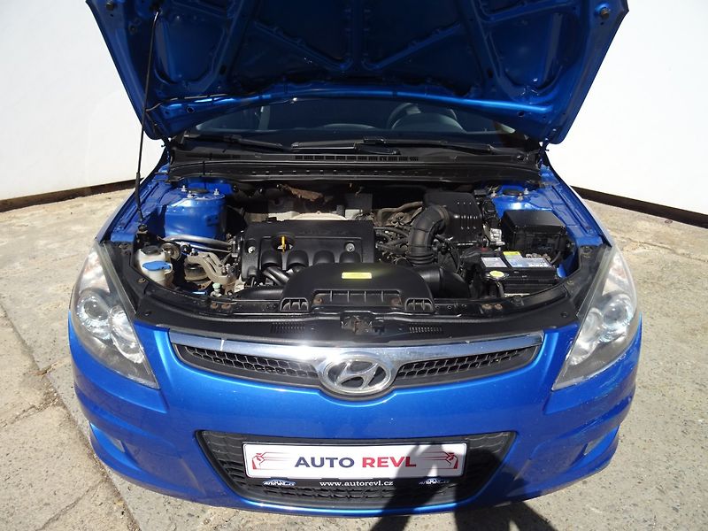 Hyundai i30 (2009) 1.4i,80kW,NovéČR,klima - fotka 19 z 21
