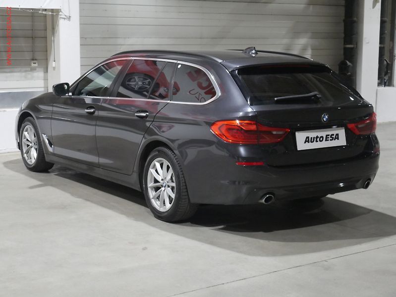 BMW Řada 5 (2017) 2.0d 520xd, AT, LED, panor - fotka 6 z 24