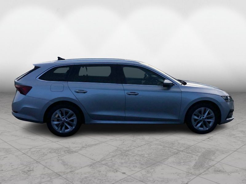 Škoda Octavia 2,0TDi 110kW STYLE DSG - fotka 8 z 29