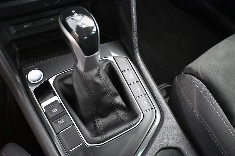 Volkswagen Tiguan (2023) 2.0 LIFE DSG LED ACC Tažné TDI - fotka 22 z 35