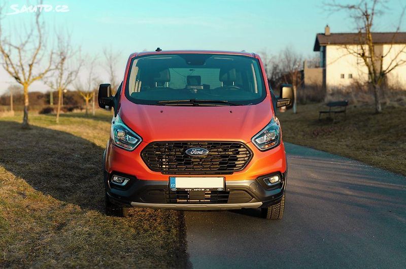 Ford Tourneo Custom (2022) - fotka 3 z 13