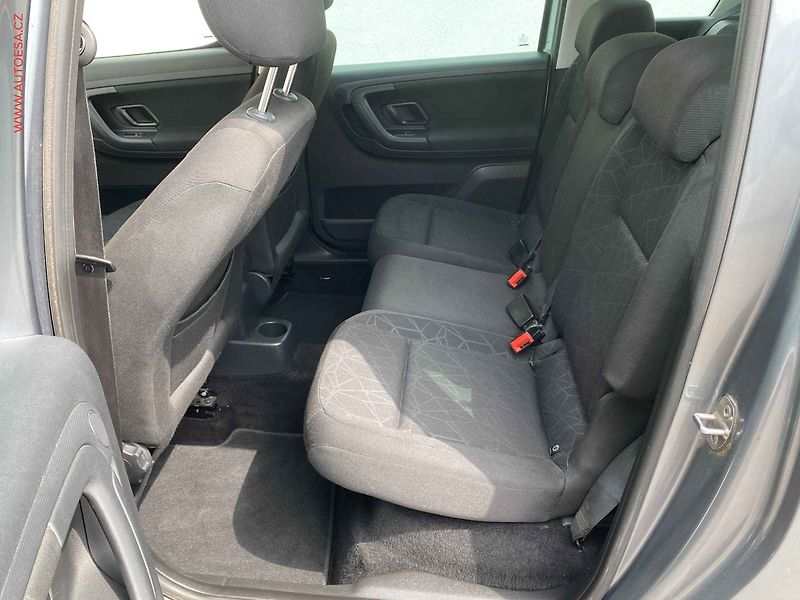 Škoda Roomster (2012) 1.2 TSi, Family, DSG - fotka 10 z 16