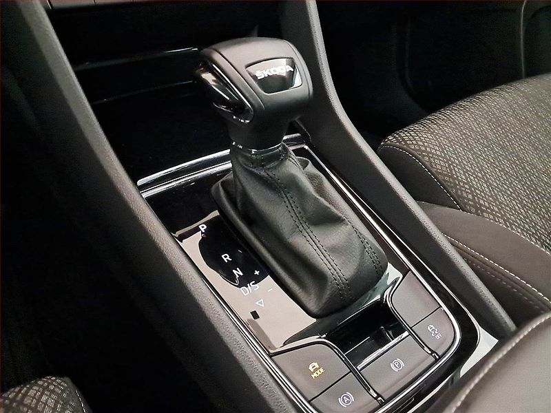 Škoda Karoq (2023) Style 1.5 TSI - fotka 19 z 20
