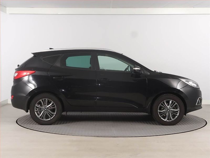 Hyundai ix35 (2015) 2.0 CRDi, 4X4, Navi, Tempomat - fotka 6 z 17