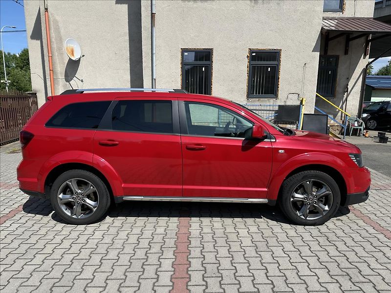 Fiat Freemont 2,0 CROSS 4x4 AUTOMAT - fotka 2 z 32