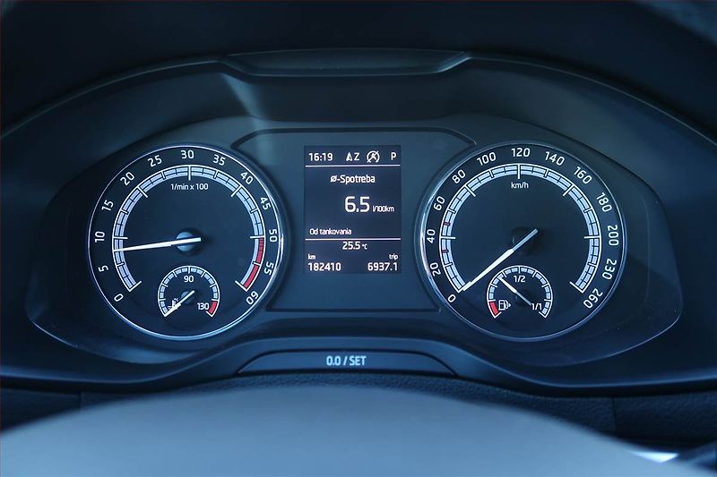 Škoda Karoq (2018) 2.0 TDI, 4X4, Automat, Kůže - fotka 11 z 26