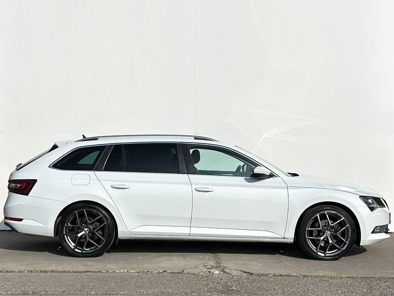 Škoda Superb 2.0 TDI 4x4 DSG / 140 kW Style - fotka 3 z 26