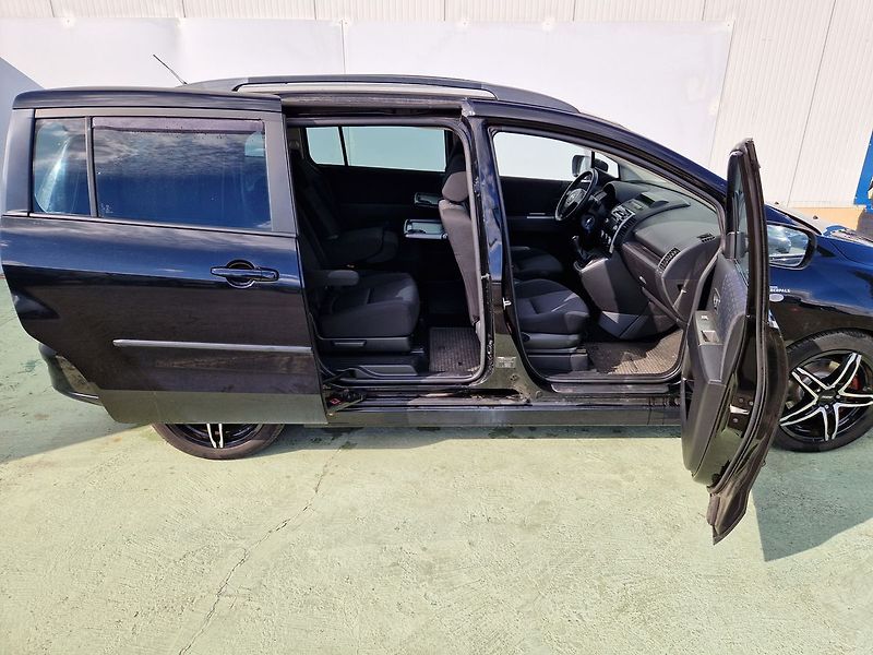 Mazda 5 2.0 - fotka 31 z 33