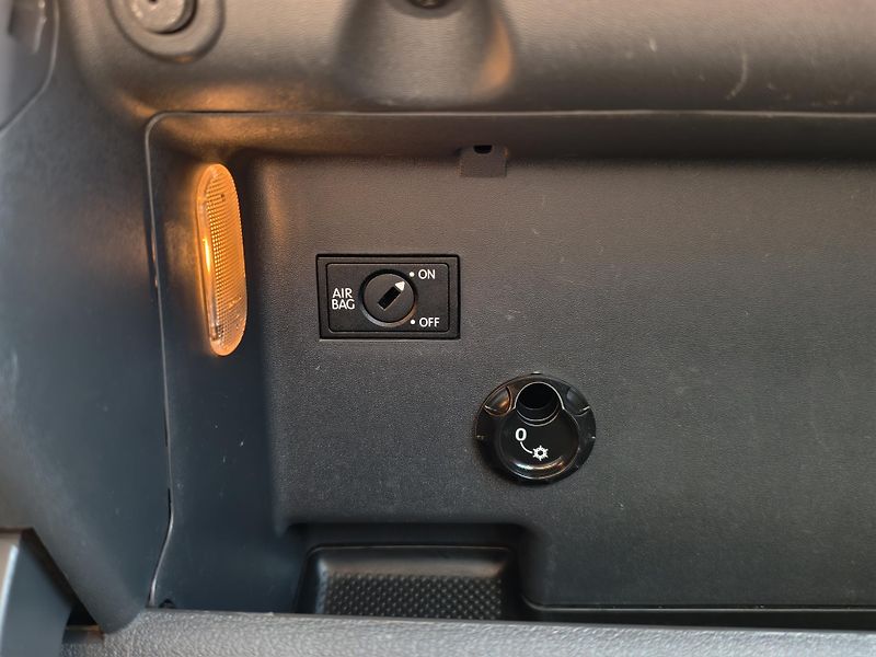 Volkswagen Touran 1.9 TDi 77kW TEMPOMAT, VÝHŘEVY - fotka 18 z 20