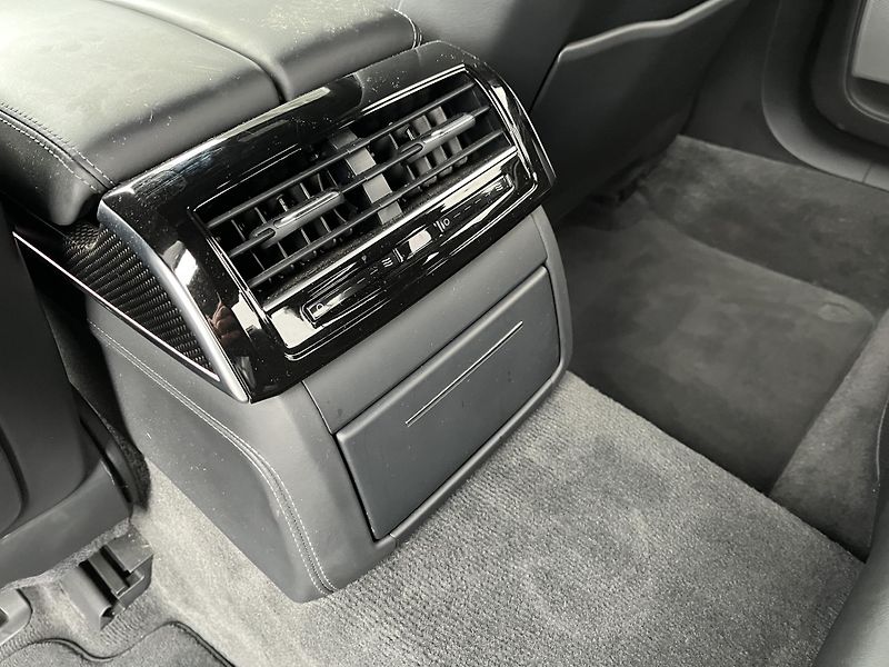 Audi S8 (2023) 4.0TFSi V8 420kW - FULL výbava - fotka 22 z 27
