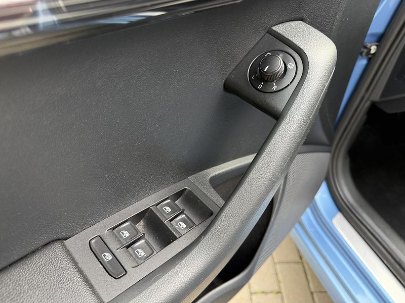 Škoda Octavia 2.0 TSi STYLE DSG - fotka 28 z 35