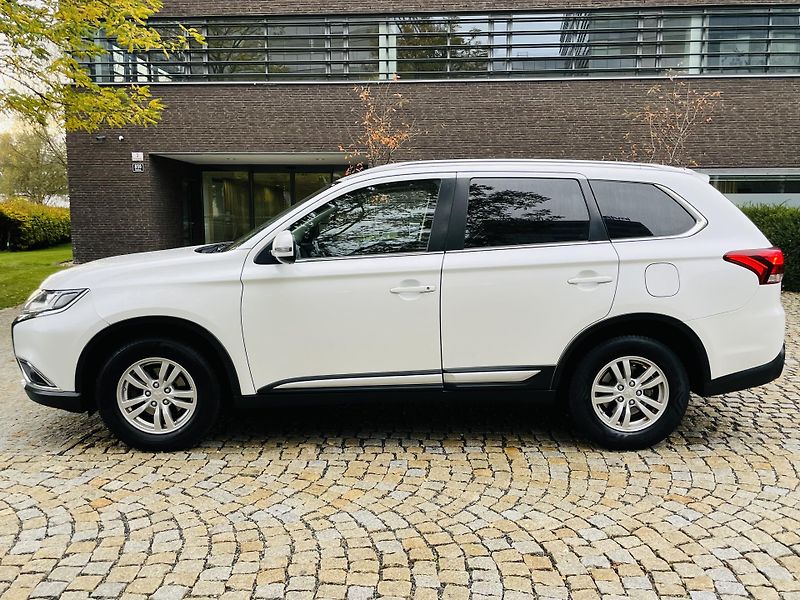 Mitsubishi Outlander 2.0i MANUÁL 1.MAJITEL SERVISKA - fotka 18 z 43