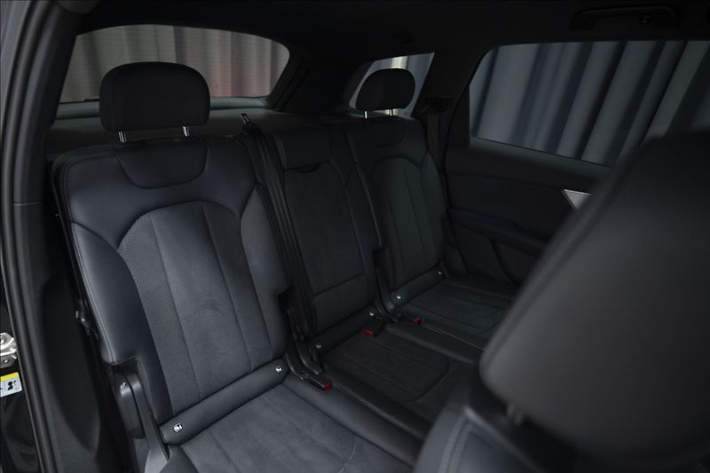 Audi Q7 3,0 TDI QUATTRO S-LINE 1. MAJ - fotka 12 z 51