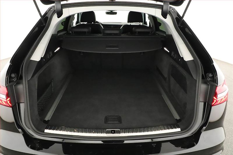 Audi A6 Allroad (2022) 50 TDI - fotka 11 z 29