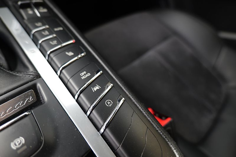 Porsche Macan S 3.0 V6 Alcantara 1. majitel - fotka 23 z 31