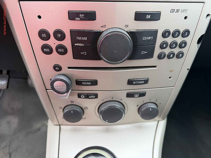 Opel Astra (2007) 1.4i 16V, ČR, AC, temp - fotka 14 z 14
