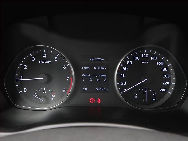 Hyundai i30 (2019) 1.4 CVVT, Tempomat - fotka 11 z 17