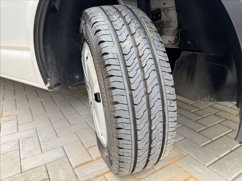 Volkswagen Transporter 2,0 TDI L1H1 DPH 1.maj původČR - fotka 47 z 50