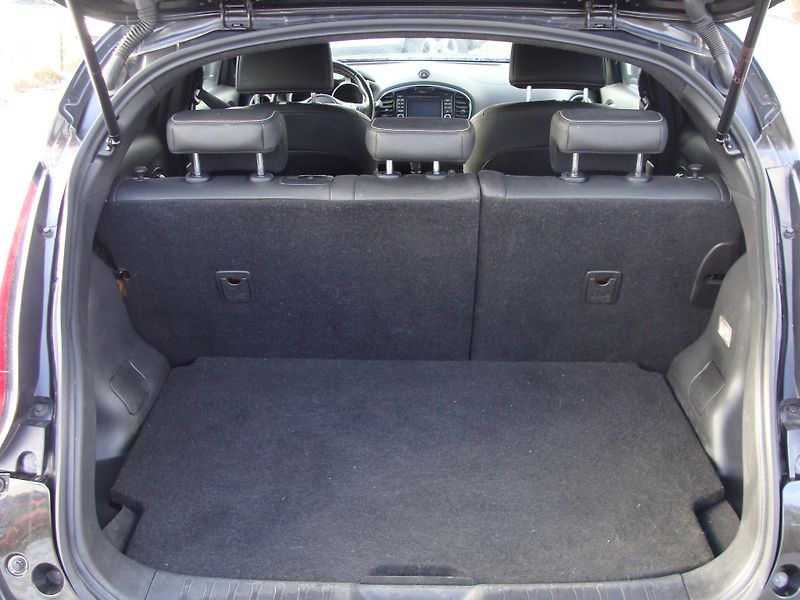 Nissan Juke 1.5 DCi, 81 kW, klimatizace,  - fotka 12 z 26
