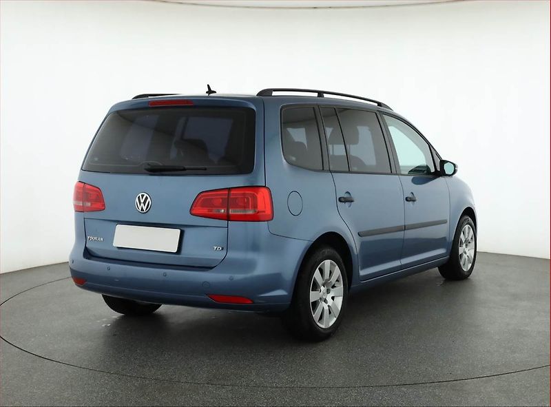 Volkswagen Touran (2011) 1.6 TDI, 7 míst, Tempomat - fotka 5 z 18