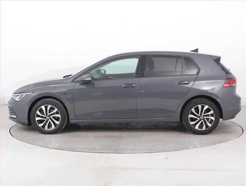 Volkswagen Golf (2022) Active 1.5 TSI - fotka 3 z 15