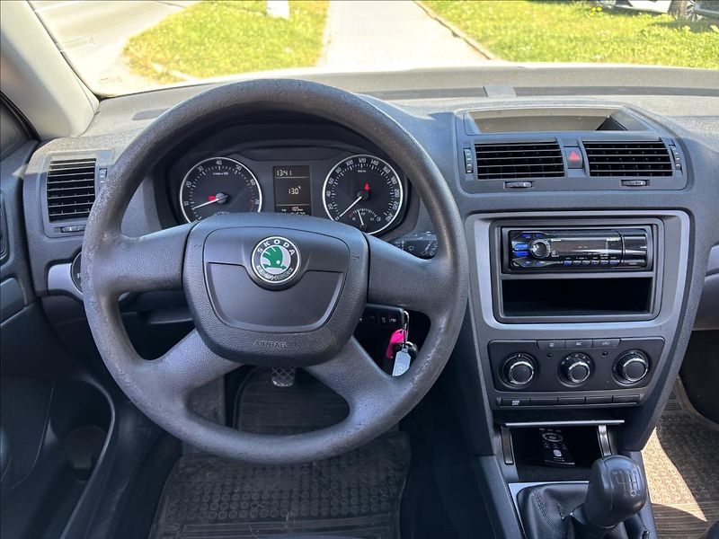 Škoda Octavia 1,2 TSI  Active - fotka 11 z 16