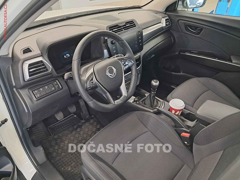 SsangYong Tivoli (2025) 1.5T-GDi, ČR, Navi, AC - fotka 3 z 3