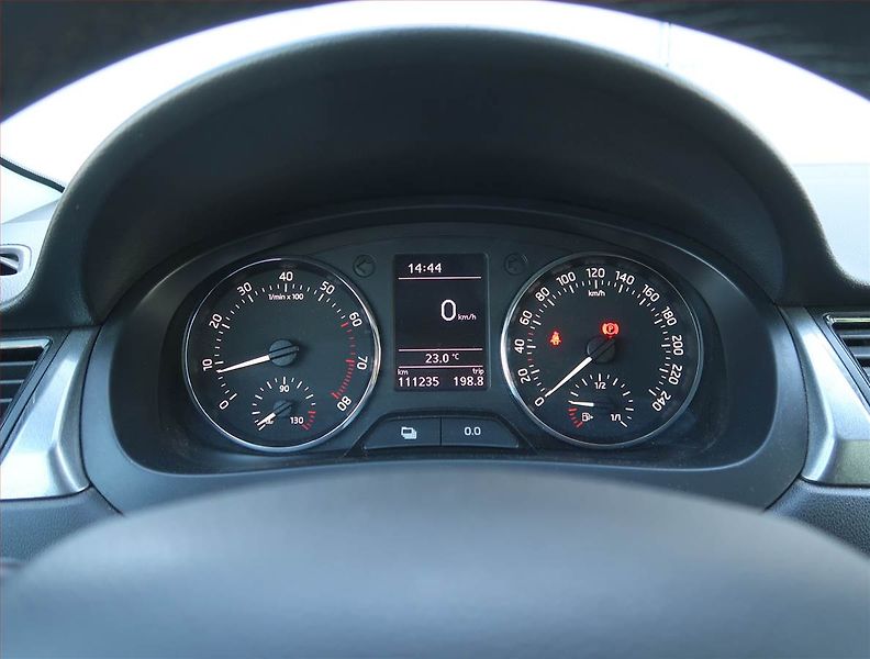 Škoda Rapid (2014) Spaceback 1.2 TSI, Tempomat - fotka 11 z 17