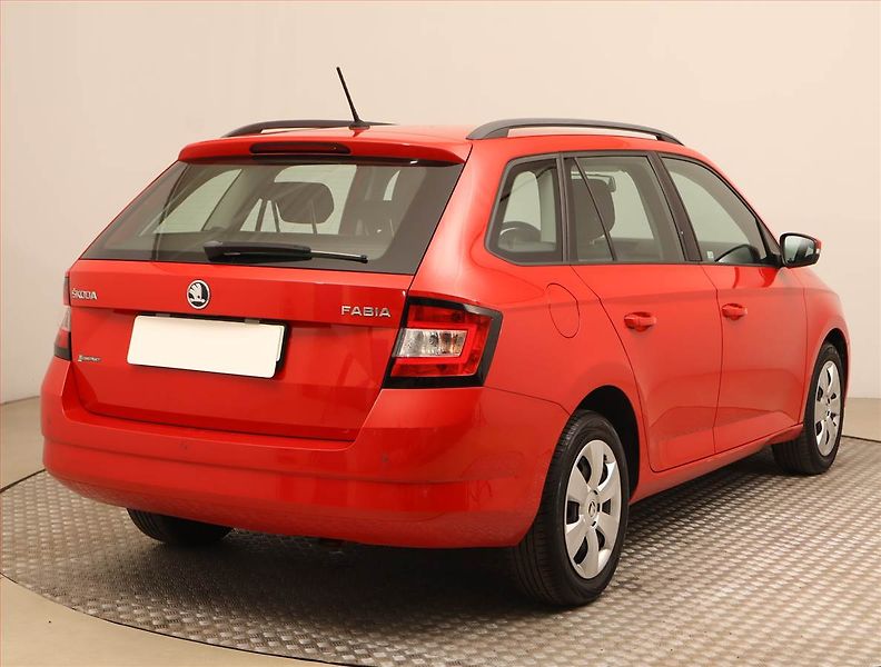 Škoda Fabia (2017) 1.0 TSI, ČR,1.maj, Serv.kniha - fotka 5 z 15