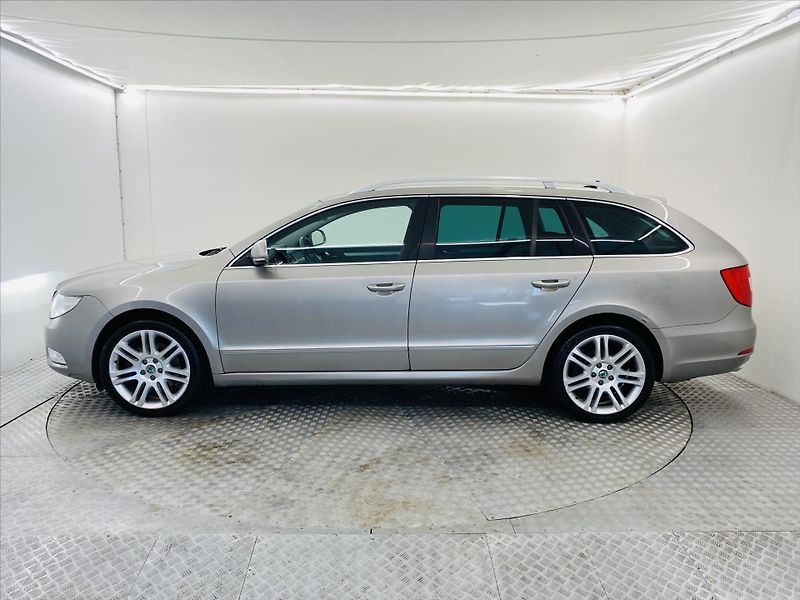Škoda Superb 2,0 TDI 125kW 4x4 Elegance - fotka 3 z 25