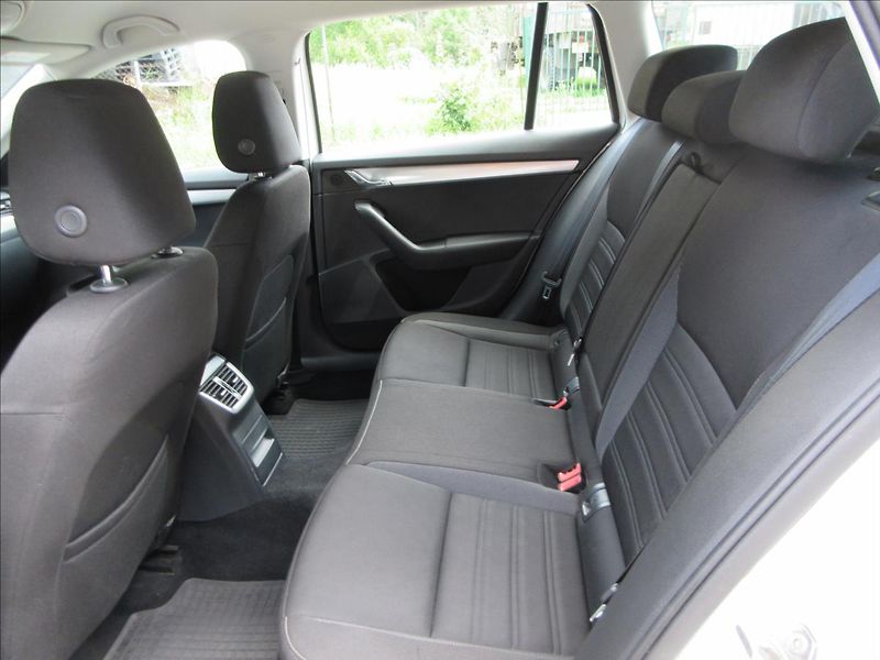 Škoda Octavia 1,6 TDi 85 Kw, Navi, Nové v ČR - fotka 15 z 28