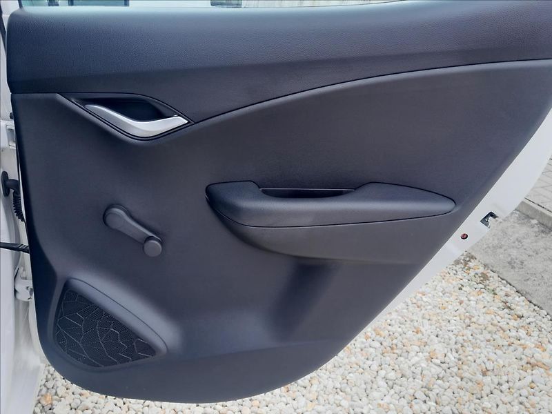 Hyundai ix20 1,4i16V 66 kW - fotka 27 z 48