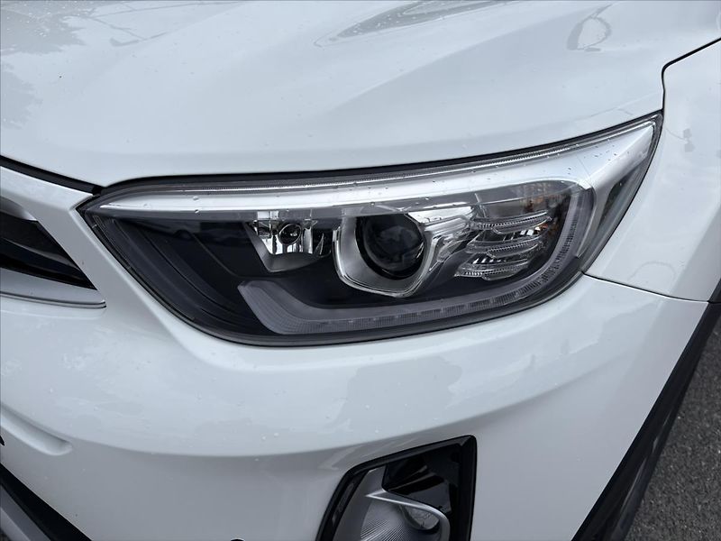 Kia Stonic 1,0 TGDi 73kW TOP ZÁRUKA NAVI - fotka 33 z 38