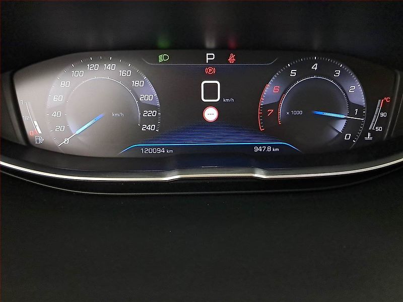 Peugeot 3008 (2018) 1.6 THP, Automat, Tempomat - fotka 11 z 20