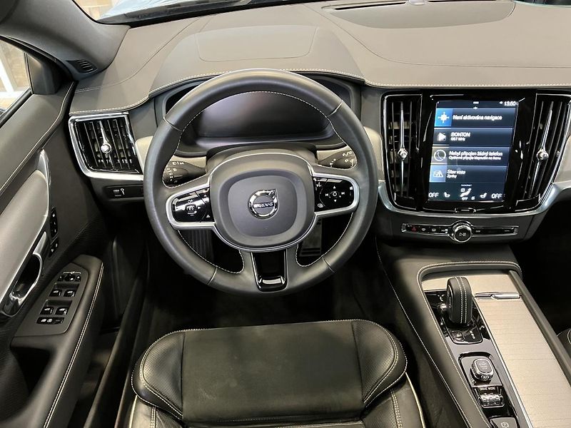 Volvo V90 B4 FWD R-DESIGN AT8 - fotka 15 z 30