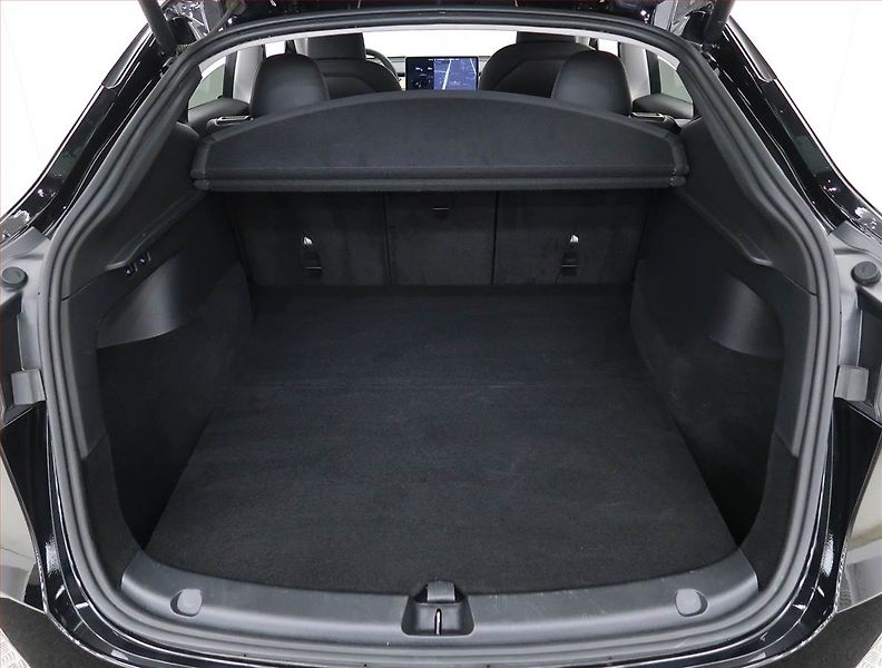 Tesla Model Y (2022) RWD LFP 60kWh, SoH 95% - fotka 13 z 33