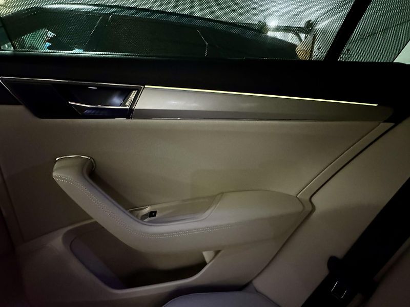 Škoda Superb (2023) L&K 2,0 TDI 147 kW 7-st aut 4x - fotka 40 z 66