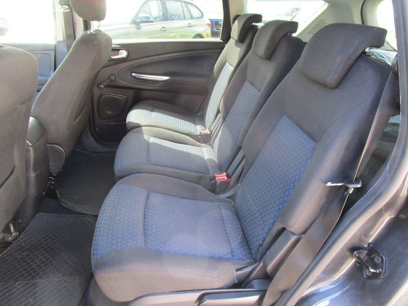 Ford S-MAX 2,0TDCi-96KW-AUTOMAT - fotka 15 z 24