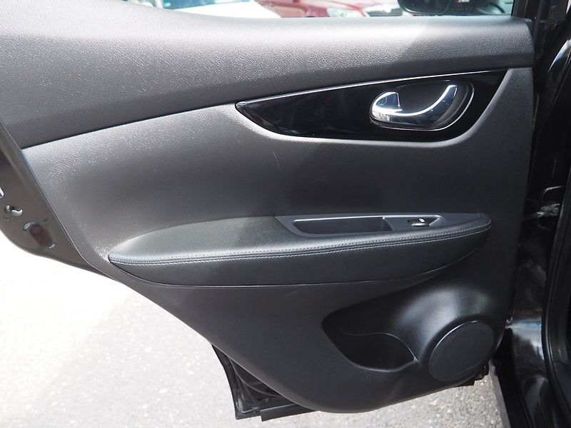 Nissan Qashqai (2019) 1.3 DIG-T 103 kW, 1. Maj ČR - fotka 11 z 34