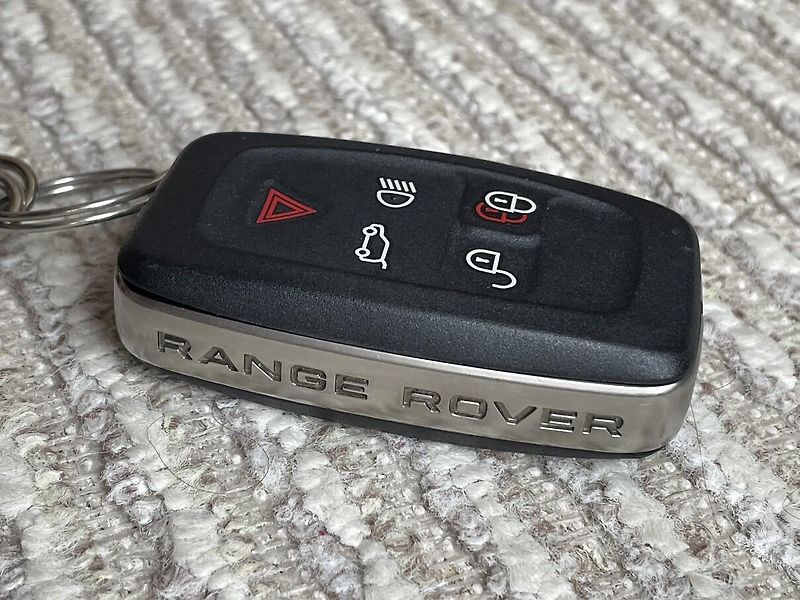 Land Rover Range Rover Sport (2010) 3.0 /180kW - fotka 41 z 44