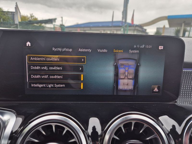 Mercedes-Benz GLB 200D 4MATIC, záruka 7/2027 neb - fotka 30 z 42