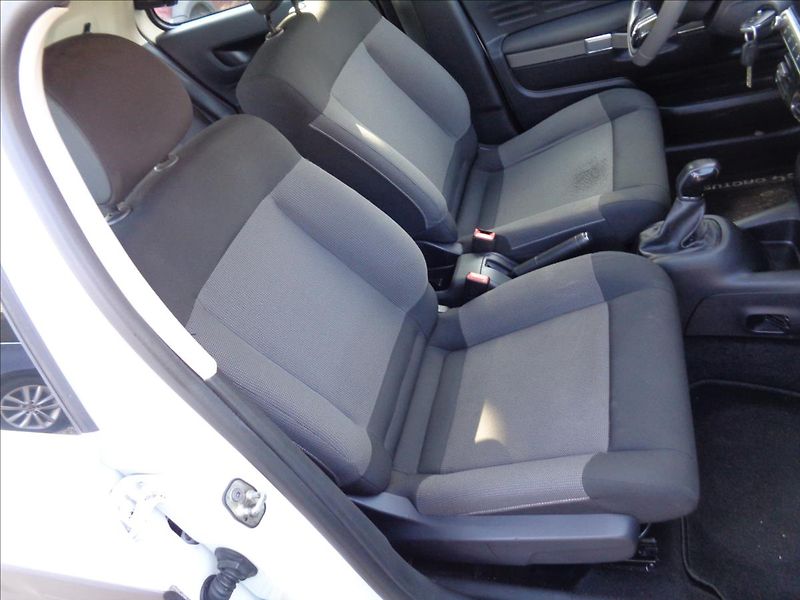 Citroën C4 1,2 - fotka 7 z 15