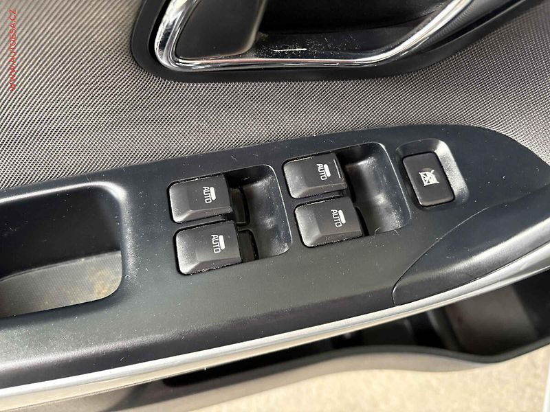 Kia Ceed (2013) 1.4 i - fotka 12 z 14